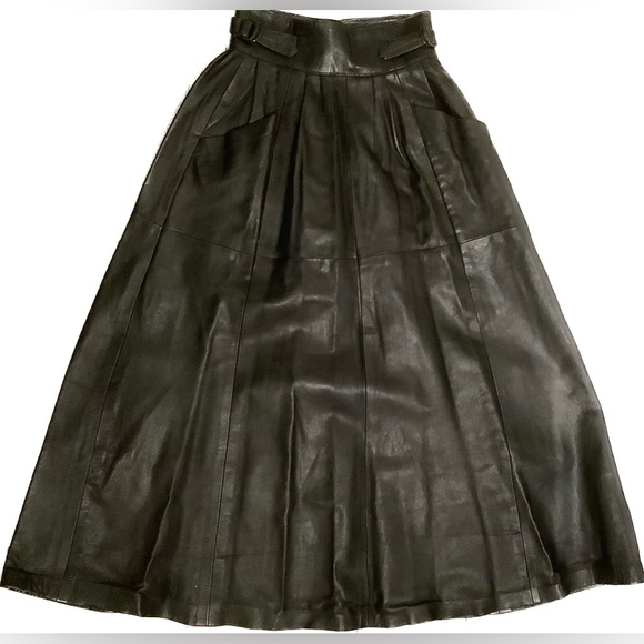EUC black leather skirt Gossip Vancouver Canada - Picture 6 of 15